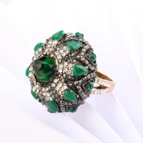 Vintage Jewelry Antique Flower Ring with Natural Green Stone in Gold Color